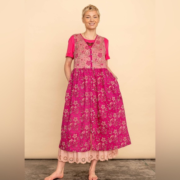 Gudrun Sjoden Dresses & Skirts - Sleeveless Pink Floral V-Neck Maxi Dress